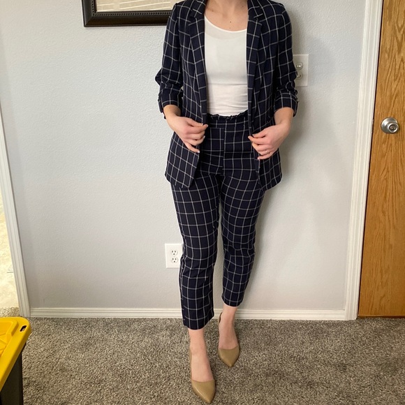 Fashion Nova Navy and white plaid suit set - Picture 2 of 6